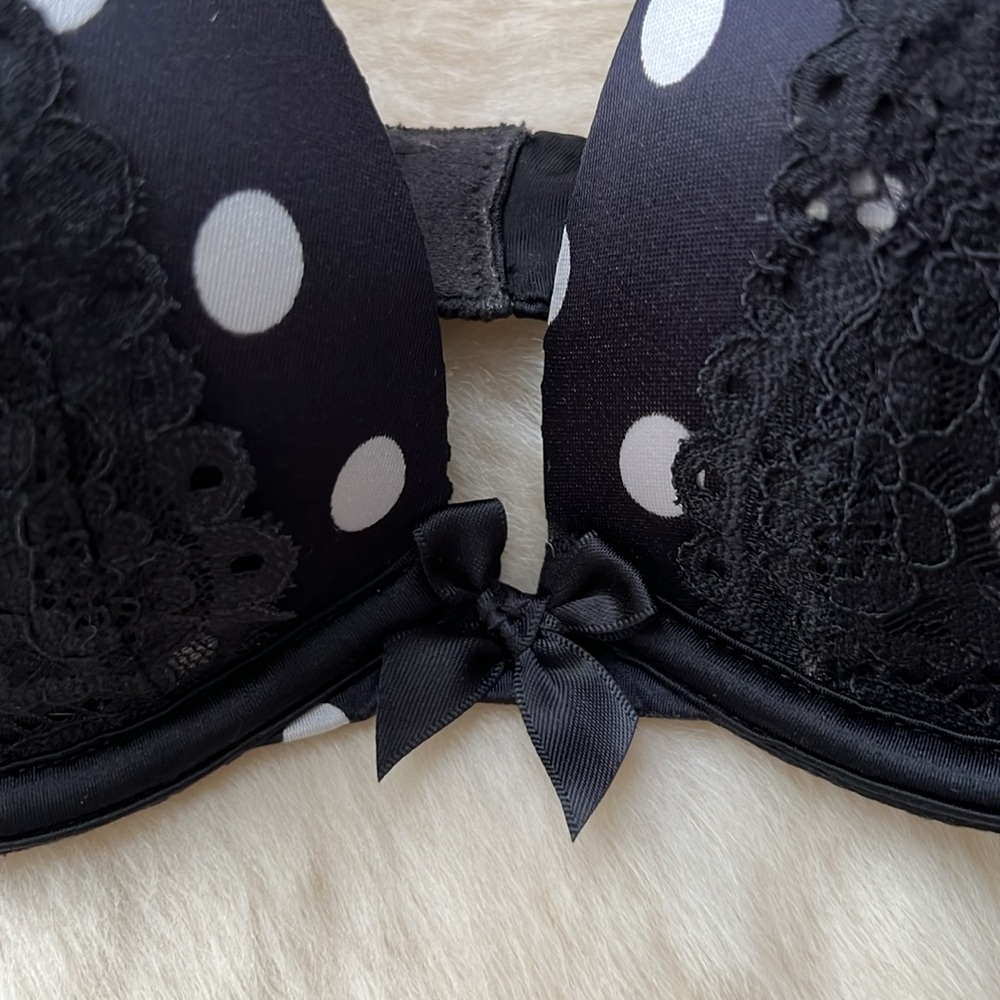 Victoria's Secret Very Sexy Black & White Polkadot & Lace Push Up Bra Size 32C. - Picture 4 of 5